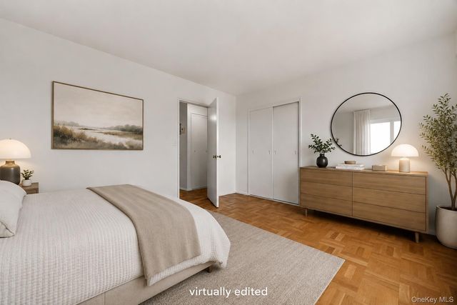 21-66 33rd Road 12B, Astoria, NY 11106