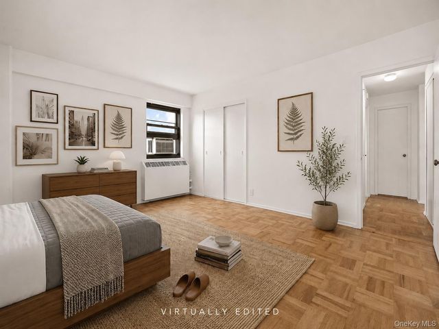 21-66 33rd Road 12B, Astoria, NY 11106