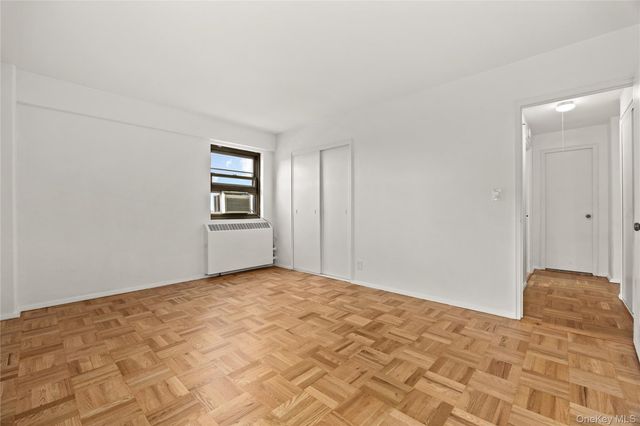 21-66 33rd Road 12B, Astoria, NY 11106