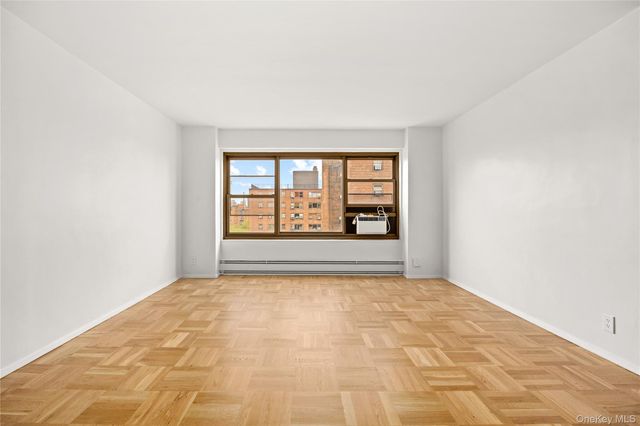 21-66 33rd Road 12B, Astoria, NY 11106