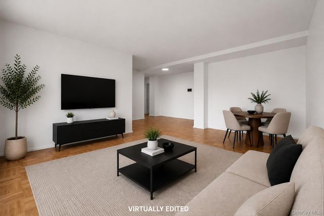 21-66 33rd Road 12B, Astoria, NY 11106