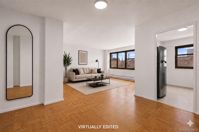 21-66 33rd Road 12B, Astoria, NY 11106