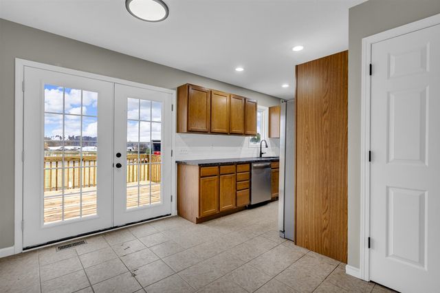 8373 S Stoney Lake Road, Jackson, MI 49201