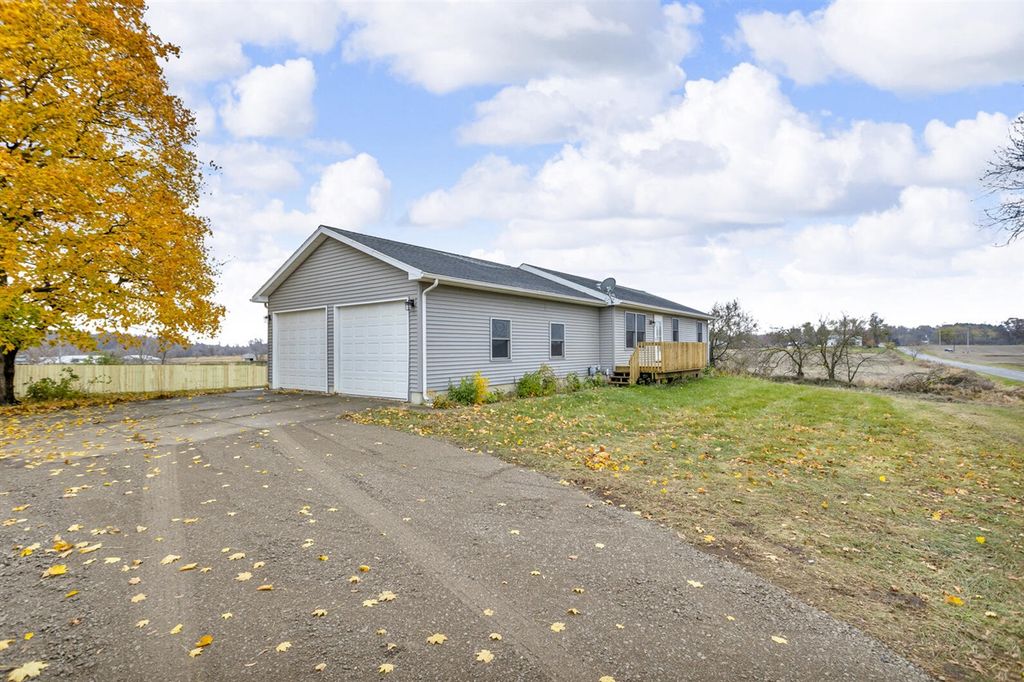 8373 S Stoney Lake Road, Jackson, MI 49201