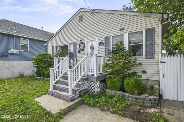 12 Bayview Avenue, Keansburg, NJ 07734