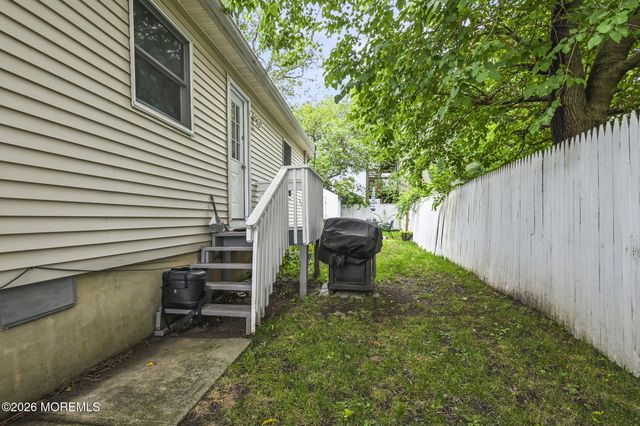 12 Bayview Avenue, Keansburg, NJ 07734