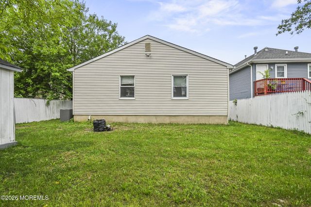 12 Bayview Avenue, Keansburg, NJ 07734