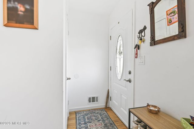 12 Bayview Avenue, Keansburg, NJ 07734