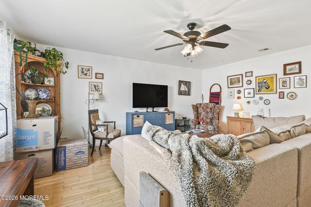 12 Bayview Avenue, Keansburg, NJ 07734