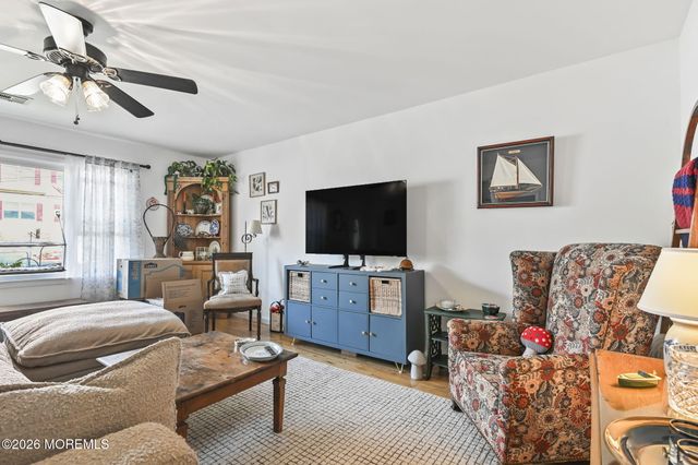 12 Bayview Avenue, Keansburg, NJ 07734