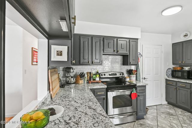 12 Bayview Avenue, Keansburg, NJ 07734