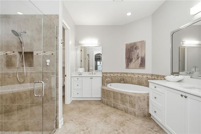 7381 Moorgate Point WAY, Naples, FL 34113
