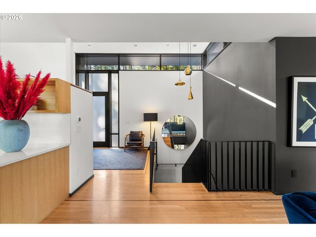 432 Nw ROYAL Blvd, Portland, OR 97210