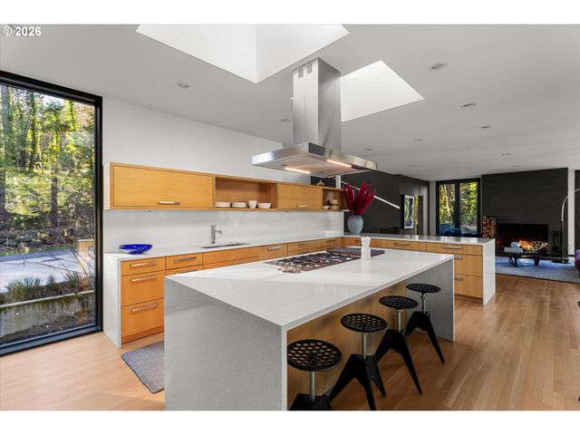 432 Nw ROYAL Blvd, Portland, OR 97210