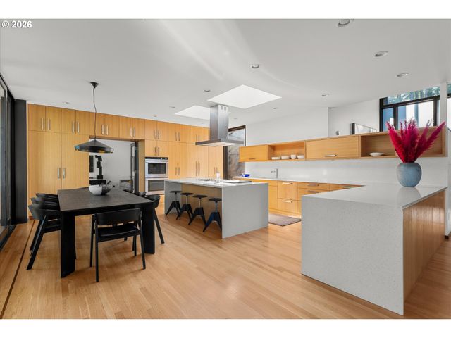 432 Nw ROYAL Blvd, Portland, OR 97210