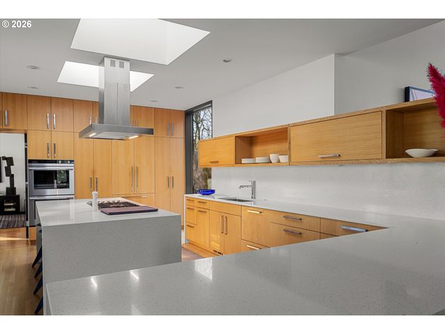 432 Nw ROYAL Blvd, Portland, OR 97210