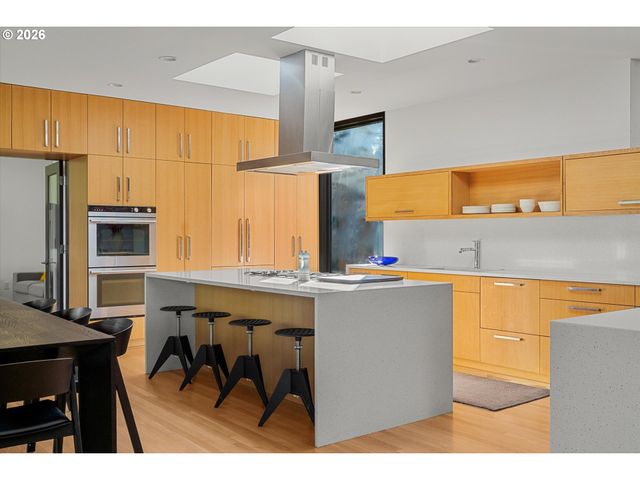 432 Nw ROYAL Blvd, Portland, OR 97210