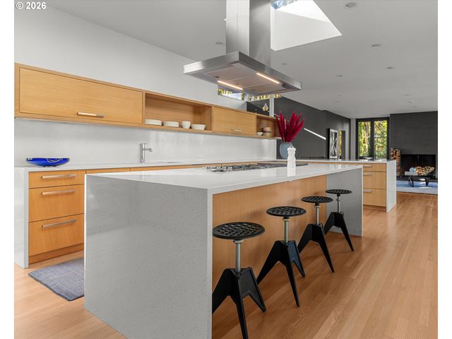 432 Nw ROYAL Blvd, Portland, OR 97210