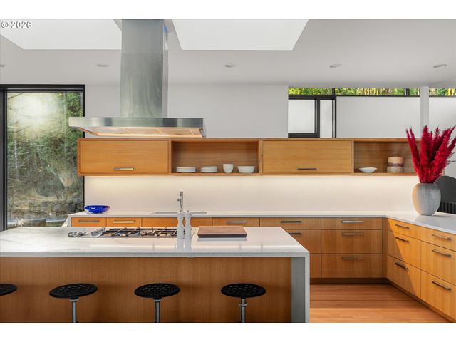 432 Nw ROYAL Blvd, Portland, OR 97210