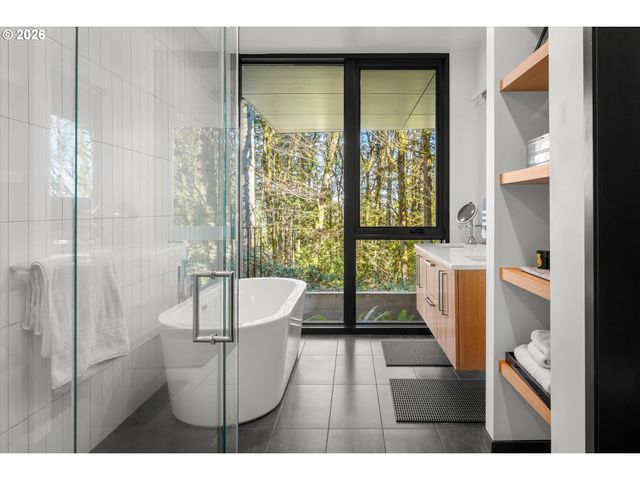 432 Nw ROYAL Blvd, Portland, OR 97210