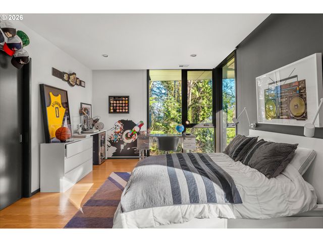 432 Nw ROYAL Blvd, Portland, OR 97210