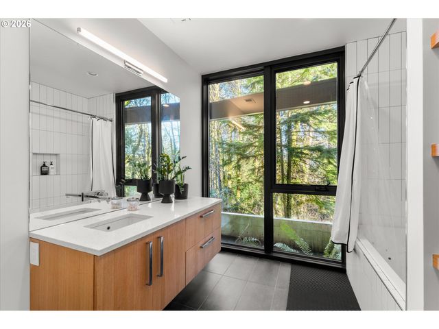 432 Nw ROYAL Blvd, Portland, OR 97210