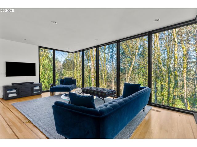 432 Nw ROYAL Blvd, Portland, OR 97210