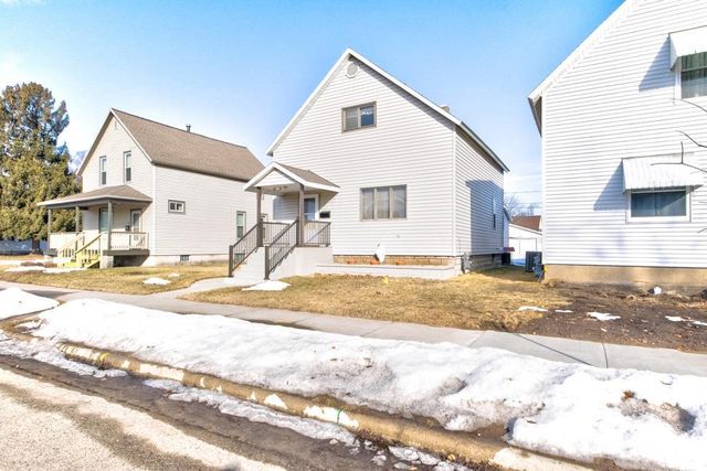 1166 DAGGETT STREET, Marinette, WI 54143