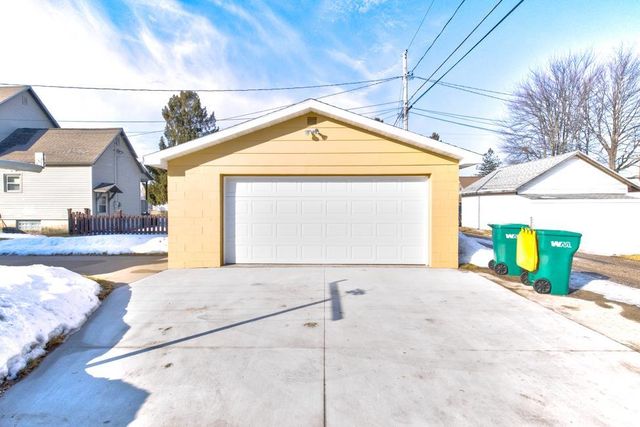 1166 DAGGETT STREET, Marinette, WI 54143