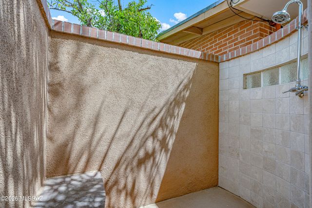 3524 E Calle Alarcon, Tucson, AZ 85716