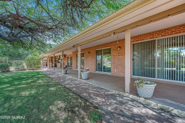 3524 E Calle Alarcon, Tucson, AZ 85716