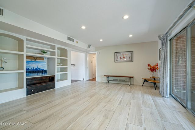 3524 E Calle Alarcon, Tucson, AZ 85716
