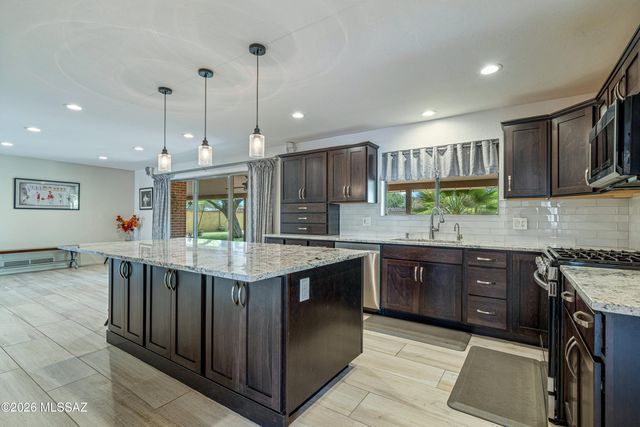 3524 E Calle Alarcon, Tucson, AZ 85716