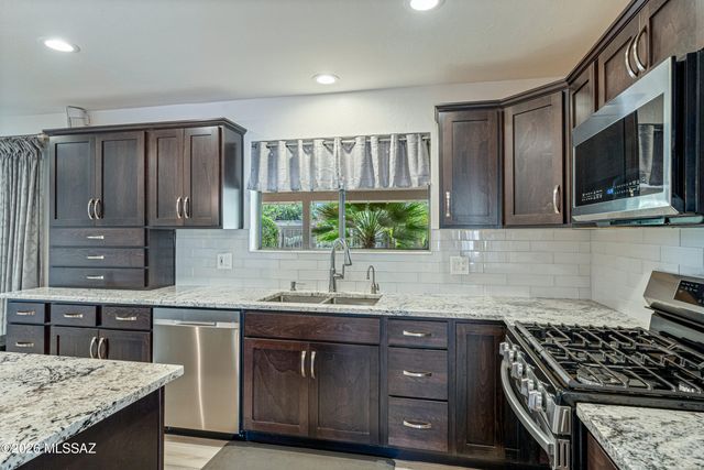 3524 E Calle Alarcon, Tucson, AZ 85716