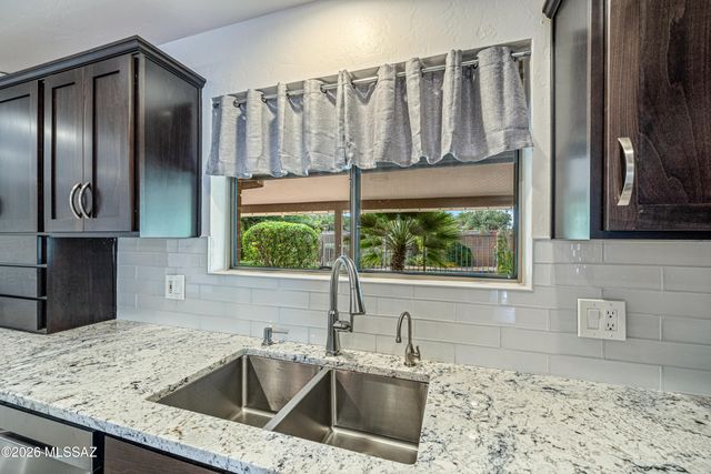 3524 E Calle Alarcon, Tucson, AZ 85716