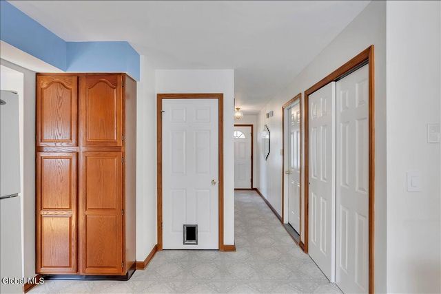 21 Frances Lane, Bethlehem, NY 12203