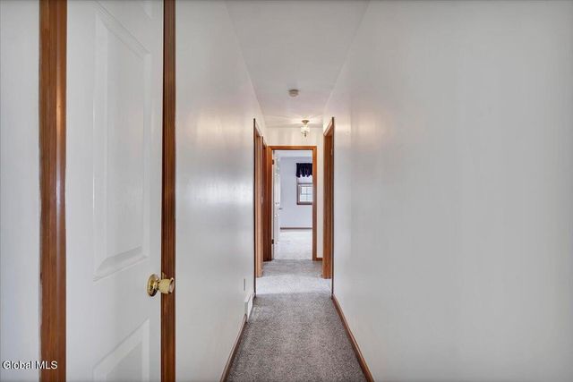 21 Frances Lane, Bethlehem, NY 12203