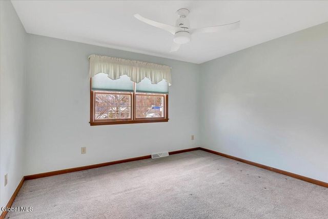 21 Frances Lane, Bethlehem, NY 12203
