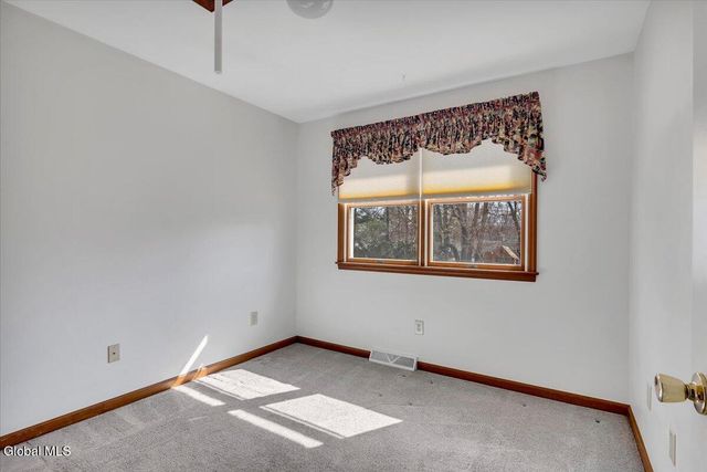 21 Frances Lane, Bethlehem, NY 12203