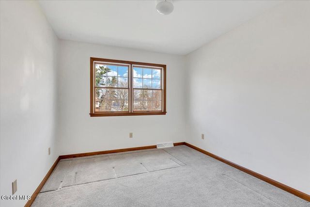 21 Frances Lane, Bethlehem, NY 12203
