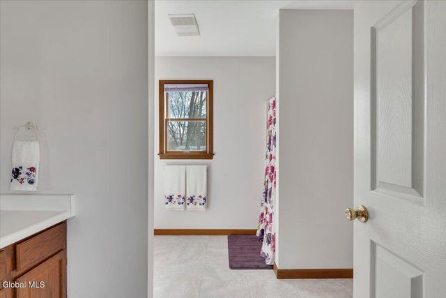 21 Frances Lane, Bethlehem, NY 12203