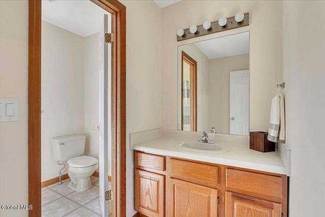 21 Frances Lane, Bethlehem, NY 12203