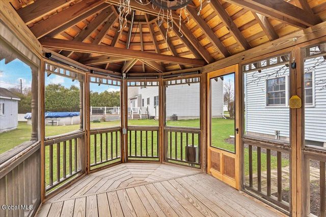 21 Frances Lane, Bethlehem, NY 12203