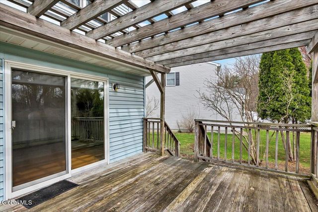 21 Frances Lane, Bethlehem, NY 12203