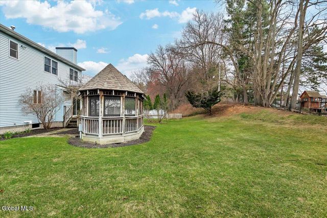 21 Frances Lane, Bethlehem, NY 12203