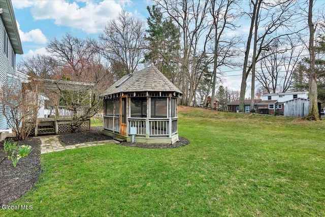 21 Frances Lane, Bethlehem, NY 12203