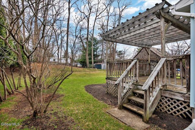21 Frances Lane, Bethlehem, NY 12203