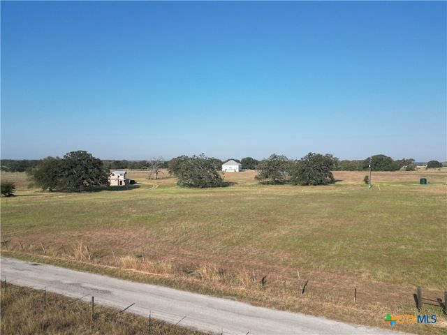 439 Arrow Lane, Luling, TX 78648