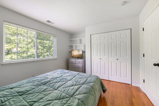 1653 Waterford Road, North Aurora, IL 60542