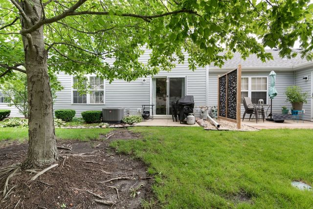 1653 Waterford Road, North Aurora, IL 60542